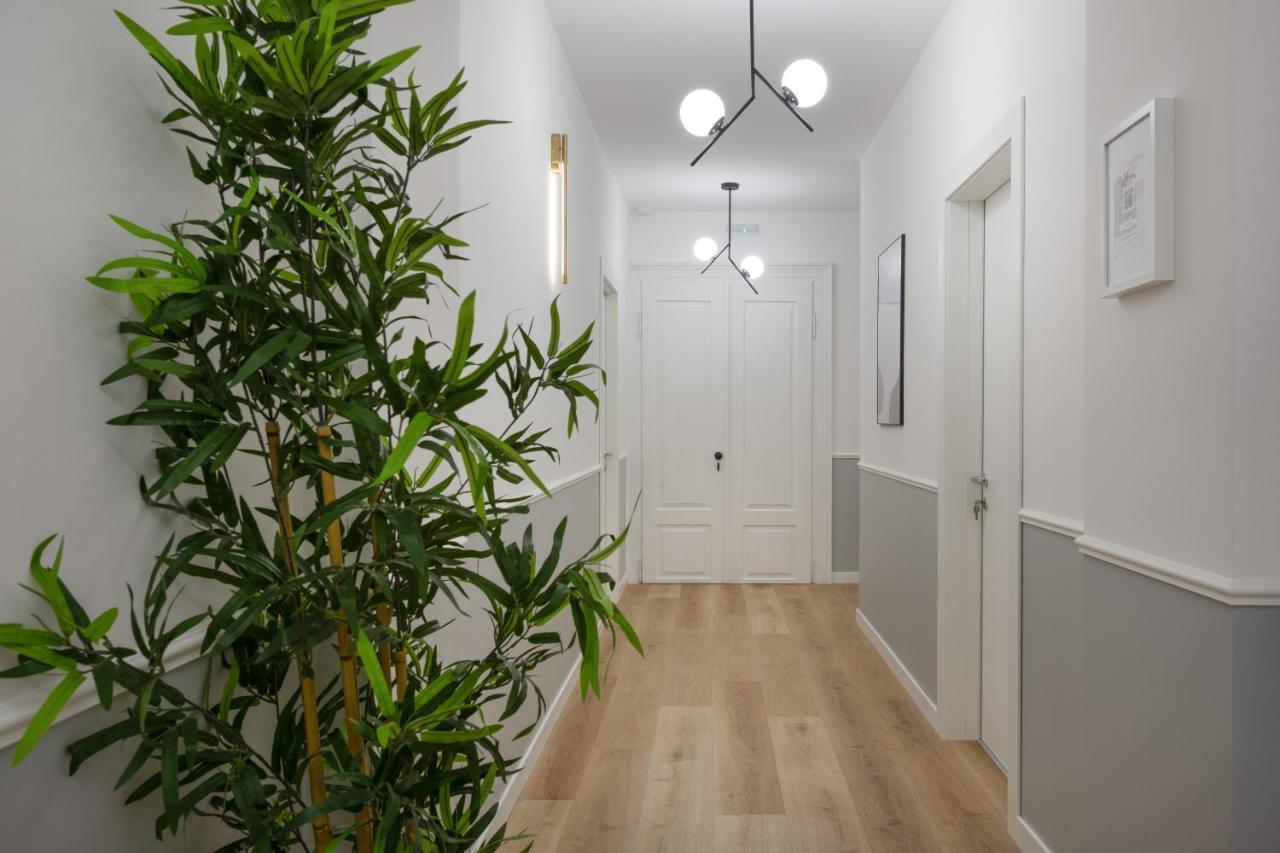 Apartment Timeless 2-bedrooms Flat Trieste